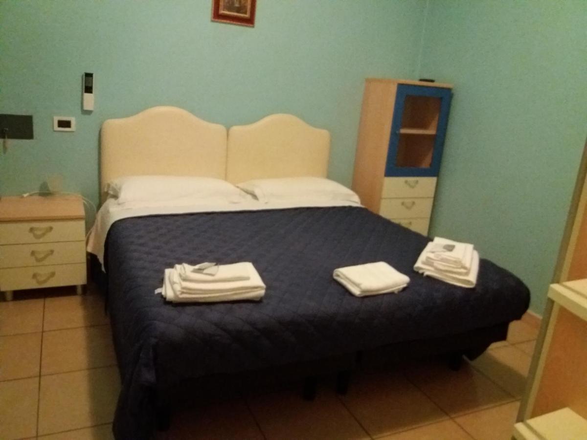Hotel Fatima Римини Экстерьер фото