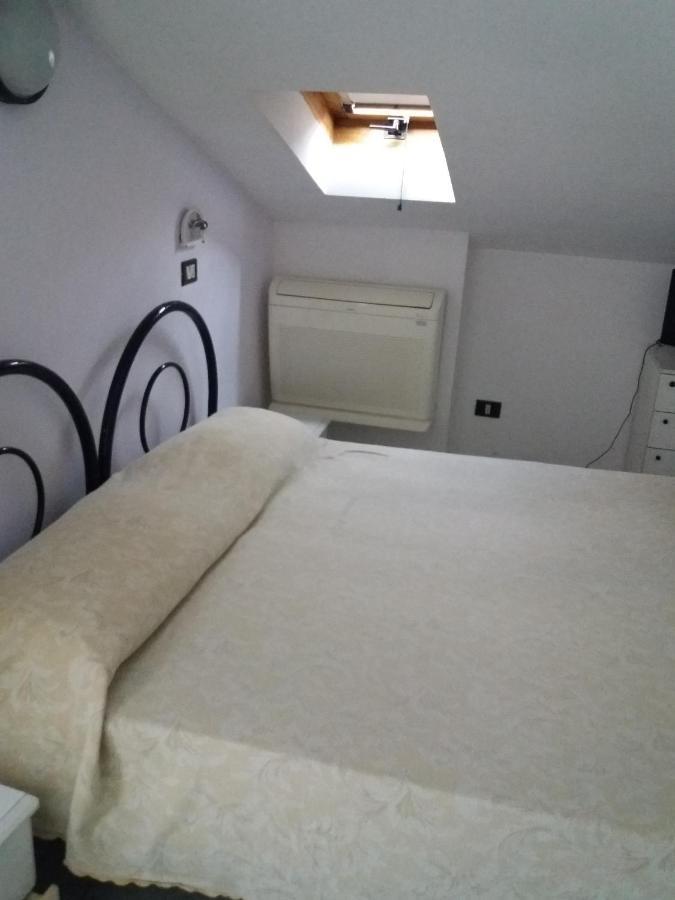 Hotel Fatima Римини Экстерьер фото