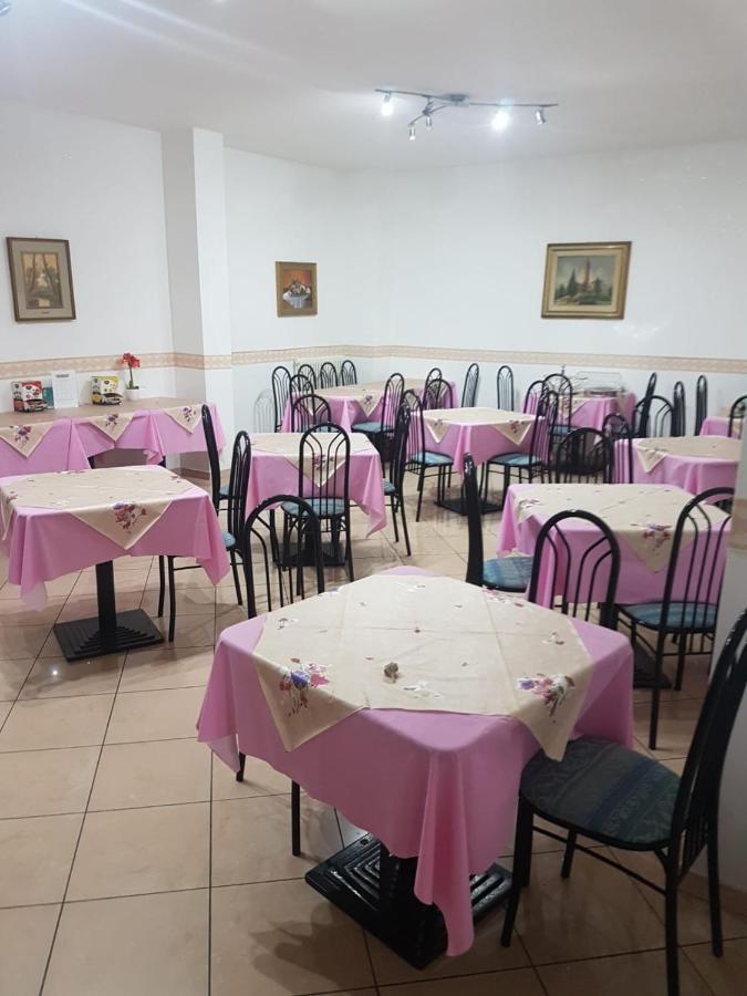 Hotel Fatima Римини Экстерьер фото
